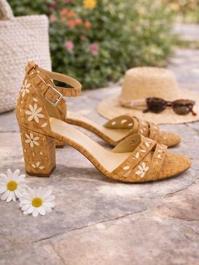 Coach and Four Beige Floral Block Heel Sandals Ankle Strap Sandals Size 9.5